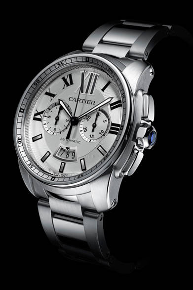 <strong>Cartier│カルティエ</strong>　Laziz Hamani © Cartier 2012<br />「カリブル ドゥ カルティエ クロノグラフ ウォッチ」左右に時分ふたつの積算計、6時位置には日付表示が備わる