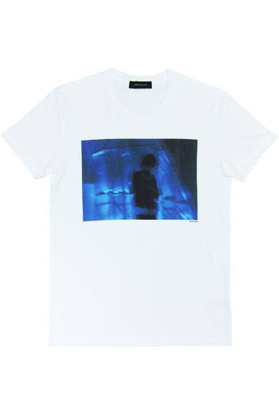<strong>LITHIUM HOMME｜リチウムオム</strong>　「KAZUYA YOSHII×MIKIO ARIGA -10th Anniversary photo exhibition - Produced by LITHIUM HOMME」写真展　KAZUYA YOSHII×MIKIO ARIGA×LITHIUM HOMMEコラボレーションTシャツ　写真展特別価格7875円