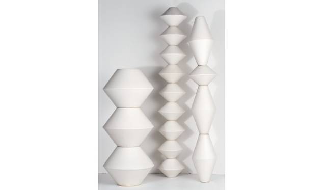 <strong>ART｜『カリフォルニア・デザイン1930-1965－モダン・リヴィングの起源－』</strong>　ラ・ガルド・タケット アーキテクチュラル・ポタリー社 〈ガーデン・スカルプチャー〉　1955年頃　ローレンス氏蔵 Collection of the Lawrence family; lent in honor of Max and Rita Lawrence© La Gardo Tackett Estate. Architectural Pottery, Vessel® USA Inc. All rights reserved. Photo © 2010 Museum Associates/LACMA