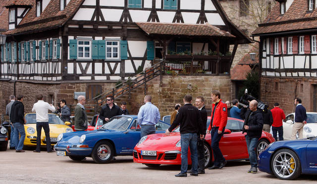 「ナロー911」と呼ばれた初代911。当初は「901」という名前で登場する予定だった。1964年から1973年まで製造された