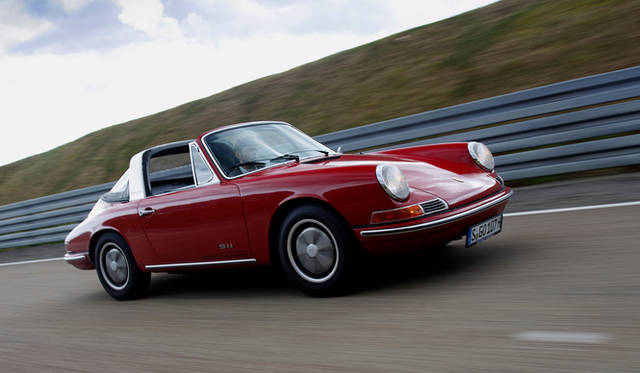 「ナロー911」と呼ばれた初代911。当初は「901」という名前で登場する予定だった。1964年から1973年まで製造された