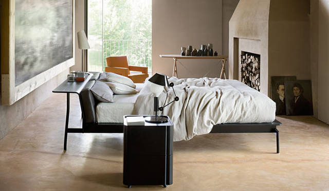 <strong>Cassina ixc.｜カッシーナ・イクスシー</strong>　2013新作コレクション　「SLED BED（スレッド ベッド）」　デザイン｜ロドルフォ・ドルドーニ