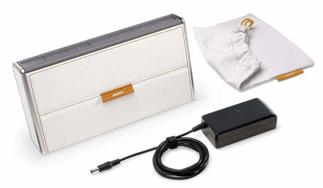 <strong>BOSE｜ボーズ</strong>　 Bluetooth®モバイルスピーカー「SoundLink® Bluetooth® Mobile speaker II - Limited Edition White Leather」