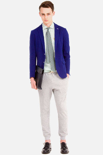 <strong>BEAUTY&YOUTH UNITED ARROWS</strong>　「Web LOOK BOOK “LOOKS” 2013 SUMMER」　ジャケット1万6800円、シャツ1万1550円、パンツ8190円、タイ8400円、バッグ1万7640円、靴3万3600円