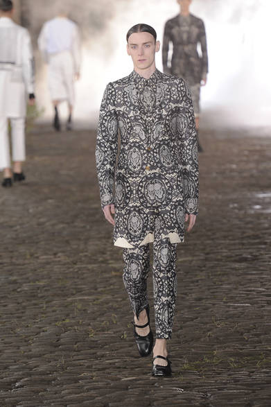 <strong>Alexander McQueen