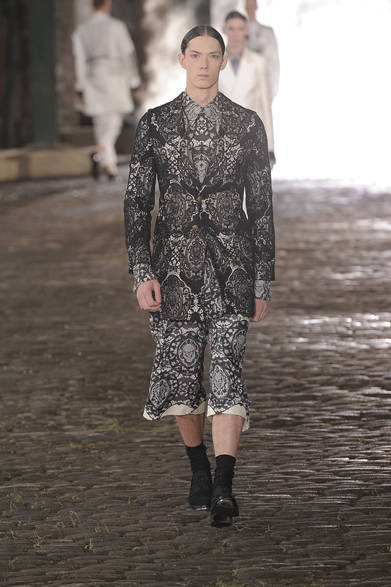 <strong>Alexander McQueen