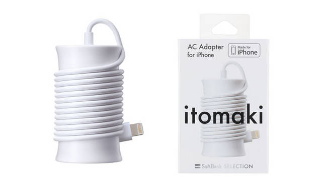 <strong>SoftBank｜ソフトバンク</strong>　「SoftBank SELECTION」Lightningコネクタ対応ACアダプタ「itomaki ACアダプタ for iPhone」　デザインの発想は、日本に長く伝わる「糸巻き」