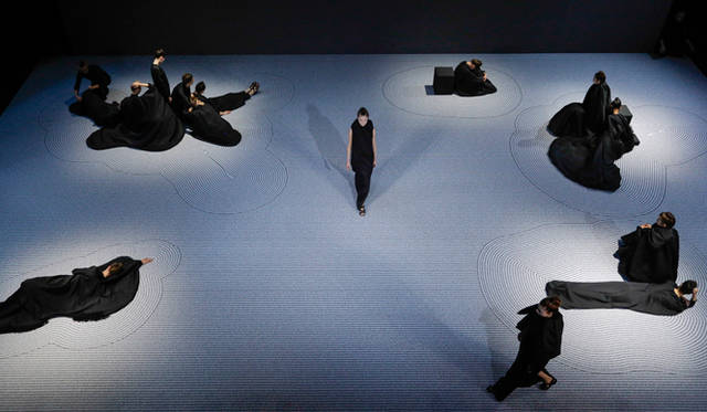 <strong>VIKTOR & ROLF｜ヴィクター&ロルフ</strong> 2013年秋冬オートクチュールコレクション