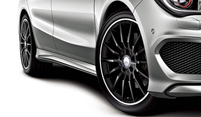 The high-gloss black painted 18-inch AMG multi-spoke alloy wheels are a special feature of the Edition 1.
