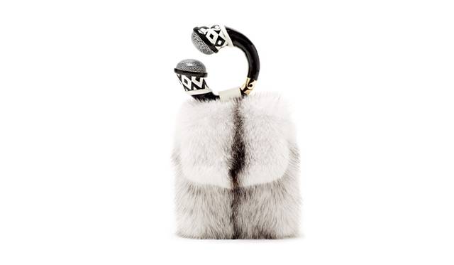 <strong>TOM FORD｜うめだ阪急にアクセサリー中心の期間限定ストア</strong>　Jewelry Mini Bag 44万1000円