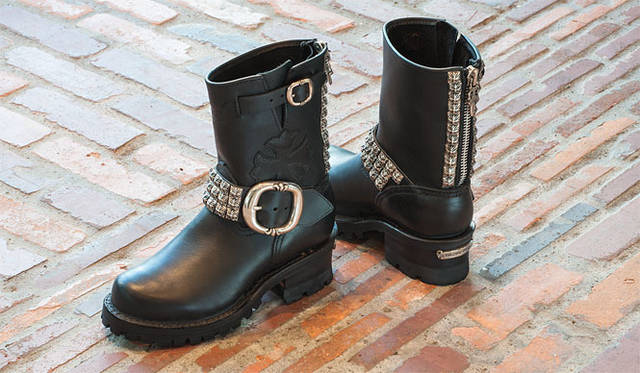 <strong>CHROME HEARTS｜クロムハーツ</strong>　モデル「BOSS」　オーダー参考価格100万4850円（写真はオーダーの一例）　