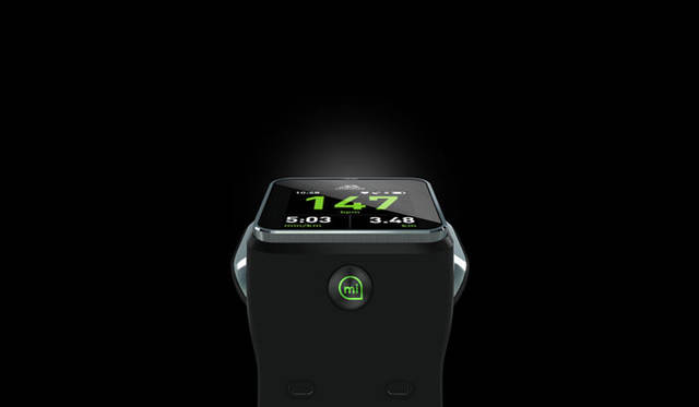 <strong>adidas｜アディダス</strong>　スポーツウォッチ「miCoach SMART RUN（マイコーチ スマート ラン）」　左／オプティカル(光学)心拍センサー