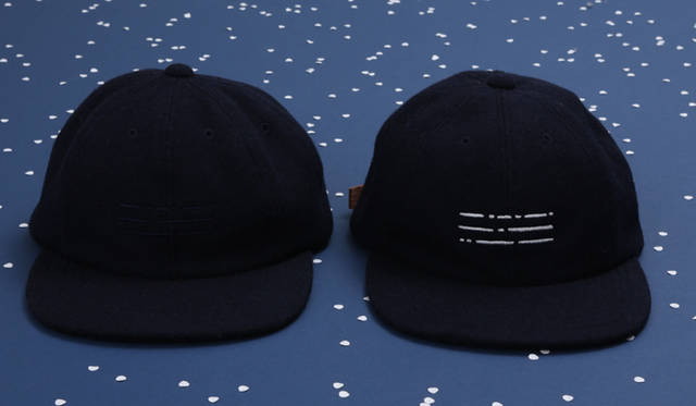キャップ　ネイビー、ホワイト各7350円