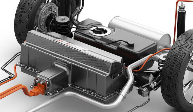 容量8.6kWhのリチウムイオンバッテリーと車内電装向けの12Vバッテリー、さらに容量33リットルの燃料タンクを合わせた「フューエル ストレージ システム」