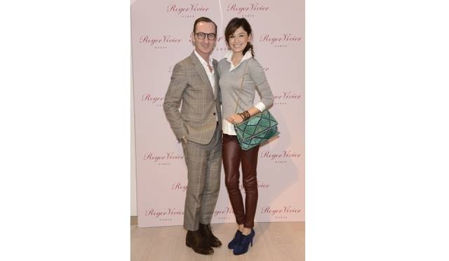 <strong>Roger Vivier｜銀座松屋オープン記念、レセプションパーティ開催</strong> モデルのケリーさんとブルーノ・フリゾーニ氏