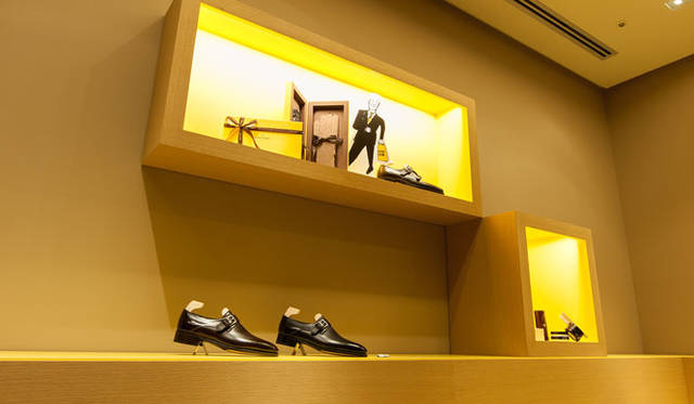 <strong>JOHN LOBB｜ジョンロブ</strong>　東京ミッドタウン店　