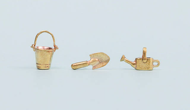 <strong>iichi｜いいち</strong>　「CRAFTS JEWELRY」展　作品「charm」 作り手 momo