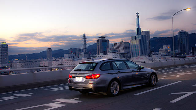 <strong>BMW ConnectedDrive × 5 Series｜あなたと世界をつなぐ、あたらしいBMW</strong>