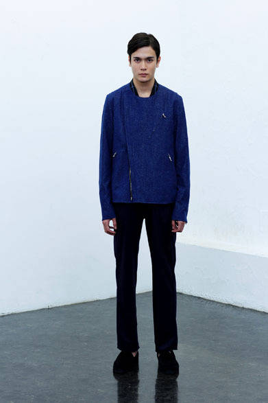 BLOUSON（URU×bodco）4万8000円、SHIIRT 2万6000円、PANTS 2万4000円、SHOES（URU×BLOHM）2万8000円
