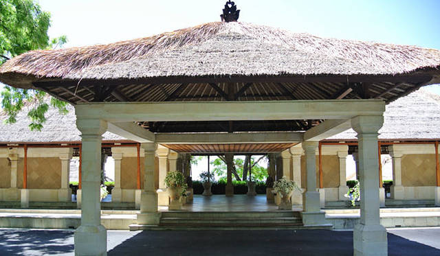 <strong>Amanresorts｜アマンリゾーツ</strong>　「アマンキラ（Amankila）」　エントランス・ロビー