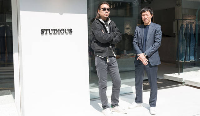 <strong>STUDIOUS｜ステュディオス</strong>　N.HOOLYWOOD 尾花大輔氏（写真左）、STUDIOUS代表取締役CEO 谷 正人氏