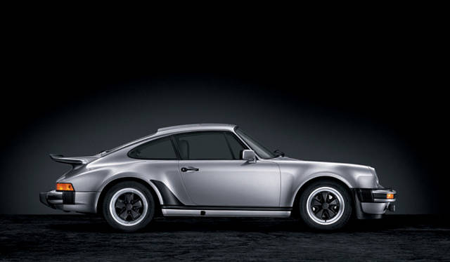 ウェイストゲートバルブ付きターボエンジンを初めて量産化したのは1974年発表の「911 ターボ」だった
