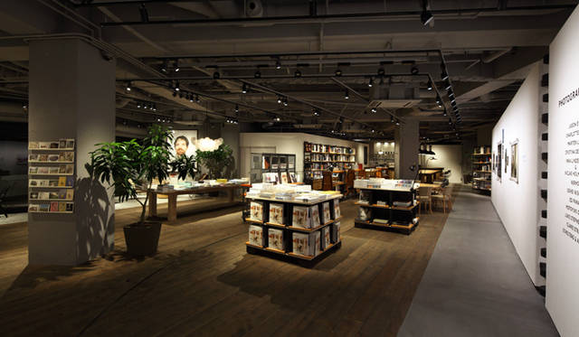 「LIVING WITH PHOTOGRAPHY」が溢れる場所。「IMA CONCEPT STORE」はそんな思いの詰まった場所なのだ