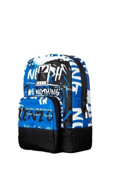 <strong>KENZO｜「NO FISH NO NOTHING」スペシャルアイテムを先行発売</strong><br /><br />バックパック<br />価格｜3万9000円<br /><br />伊勢丹新宿店<br />開催場所｜伊勢丹新宿店本館3階＝センターパーク／ザ・ステージ#3<br />開催期間｜4月16日（水）～4月22日（火）<br /><br />阪急うめだ本店<br />開催場所｜阪急うめだ本店3階Dエディット<br />プロモーションスペース<br />開催期間｜4月23日（水）～5月6日（火・祝）<br /><br />ブルーベル・ジャパン株式会社<br />Tel. 03-5413-1050
