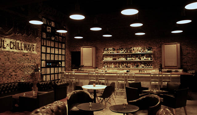 「MUSIC BAR」