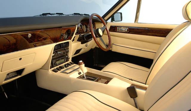 Aston Martin V8（1969）｜アストンマーティン V8