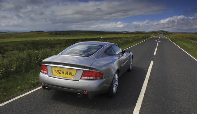 Aston Martin V12_VANQUISH（2001）｜アストンマーティン V12 ヴァンキッシュ