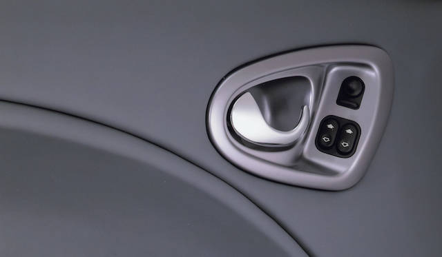 Aston Martin V12_VANQUISH（2001）｜アストンマーティン V12 ヴァンキッシュ