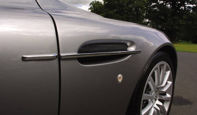 Aston Martin V12_VANQUISH（2001）｜アストンマーティン V12 ヴァンキッシュ