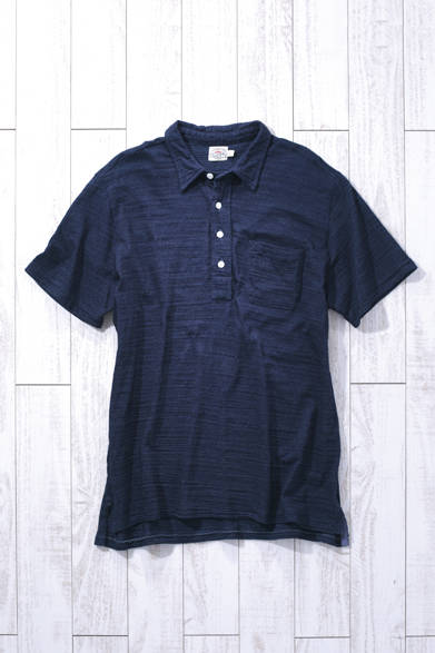 MEN'S | The trendy cotton jersey material offers moderate flexibility and maintains its shape, making it suitable for pairing with jackets.<br />Polo Shirt ¥13,000 (FAHERTY BRAND)<br />*Tax excluded price