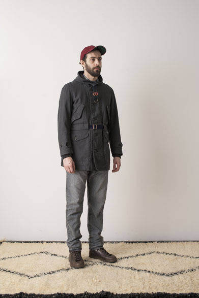 Military Parker 5万4000円、B.D Shirts 2万4840円、“Thea” Black Denim 3万240円、B.B Cap / Check 9180円