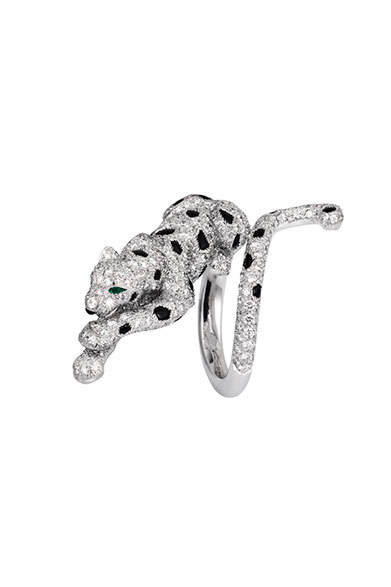 ダイヤモンド、エメラルド、オニキスを使ったシルバーリング 793万8000円 © Cartier