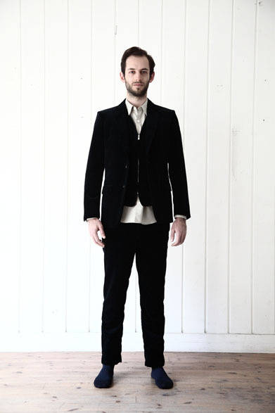 Velvet Jacket ¥59,400, Velvet Vest ¥31,860, Shirt ¥19,980, Velvet Pants ¥30,780