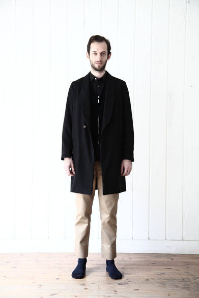 Coat ¥61,290, Velvet Vest ¥31,860, Shirt ¥18,900, Pants ¥29,160