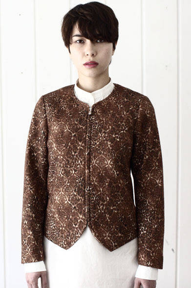 Blouson ¥34,560, Dress ¥24,300