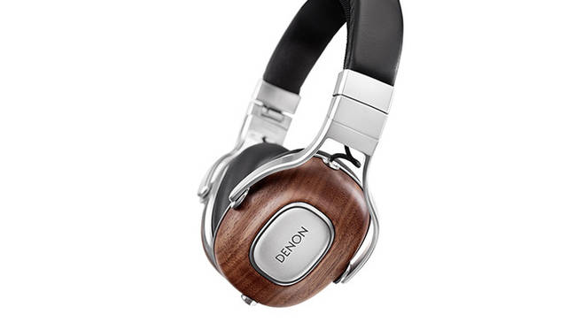 MUSIC MANIAC ＜ミュージック・マニアック＞シリーズのプレミアムポータブルヘッドホン3モデルも今年9月に新発売している