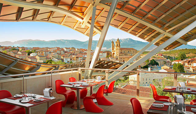 10. スペイン・バスク「Hotel Marqués de Riscal, a Luxury Collection Hotel, Elciego」