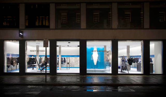 「ISSEY MIYAKE London flagship store」 designed by Tokujin Yoshioka, Photos Antony Crolla