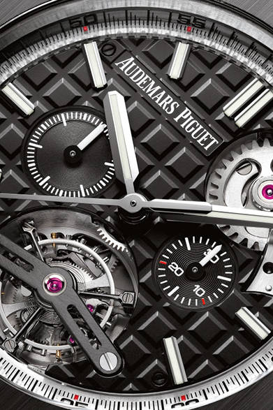 <strong>AUDEMARS PIGUET ｜オーデマ ピゲ<br />ロイヤル オーク オフショア オートマティック・クロノグラフ</strong><br /><br />自動巻き、フォージドカーボンケース、ケースサイズ直径44mm、100m防水、世界50本限定、価格2732万4000円。発売中。<br /><br />オーデマ ピゲ ジャパン<br />Tel. 03-6830-0000<br />http://www.audemarspiguet.com/jp/