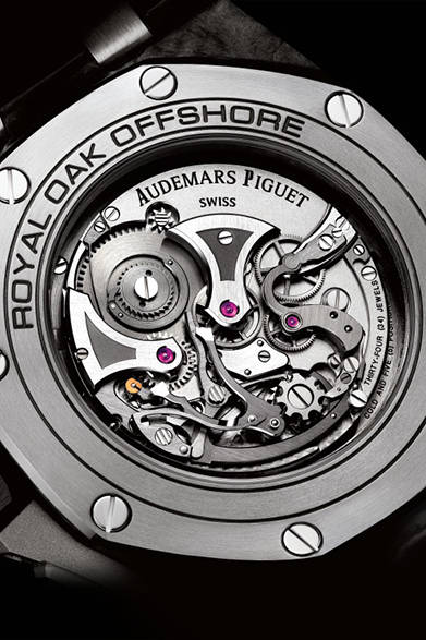 <strong>AUDEMARS PIGUET ｜オーデマ ピゲ</strong><br /><strong>ロイヤル オーク オフショア オートマティック・クロノグラフ</strong><br /><br />自動巻き、フォージドカーボンケース、ケースサイズ直径44mm、100m防水、世界50本限定、価格2732万4000円。発売中。<br /><br />オーデマ ピゲ ジャパン<br />Tel. 03-6830-0000<br />http://www.audemarspiguet.com/jp/