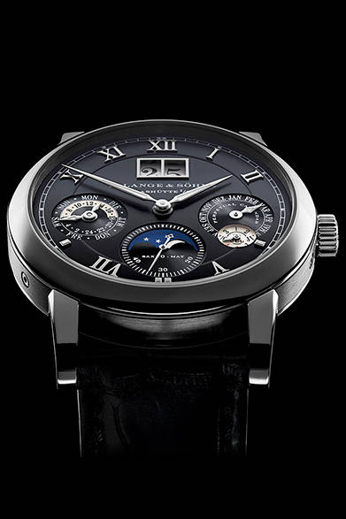 <strong>A.LANGE & SÖHNE｜A.ランゲ＆ゾーネ <br />ランゲマティック・パーペチュアル</strong><br /><br />自動巻き、ホワイトゴールドケース、価格847万8000円、2014年12月以降発売予定。<br /><br />A.ランゲ＆ゾーネ<br />Tel. 03-3288-6639<br />http://www.alange-soehne.com