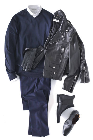 <strong>Elegant Style｜エレガントなスタイル</strong> <br />ライダーズジャケット56万5920円、ブロードのシャツ6万4800円（ともにサンローラン／イヴ・サンローラン Tel. 0570-016655）、ウールのニット3万1860円（ジョン スメドレー／リーミルズ エージェンシー Tel. 03-3473-7007）、ウールのウィンドーペーンチェックのスラックス4万3200円（インコテックス／トゥモローランド 渋谷本店 Tel. 03-5774-1711）、レザーグローブ3万240円（デンツ／リーミルズ エージェンシー Tel. 03-3473-7007）、カーフのサイドゴアブーツ14万400円（ヒデタカフカヤ トゥモローランド／トゥモローランド 渋谷本店 Tel. 03-5774-1711）