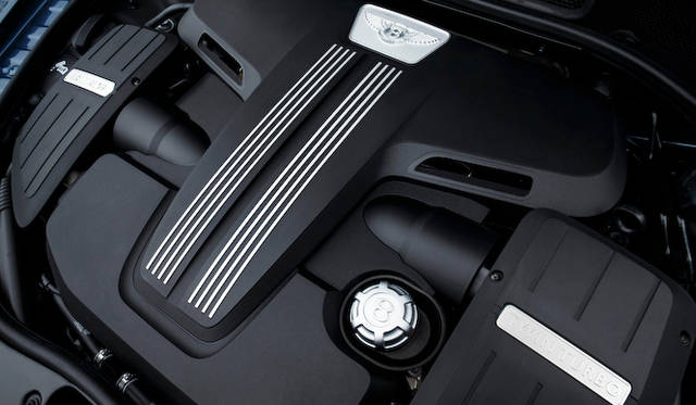 4.0リッター V型8気筒 ツインターボは、最高出力373kW（507ps）/6,000rpm、最大トルク660Nm/1,750rpmを発揮
