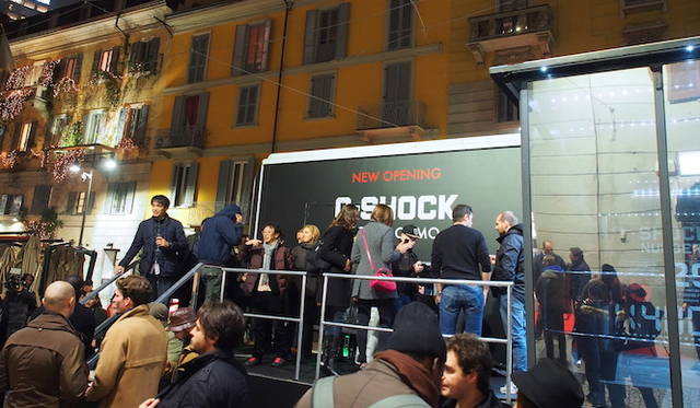 ショップの前が特設会場が設置され、カンファレンスなどが開催された。</br></br><strong>G-SHOCK Corso Como</strong><br />営業時間｜10:30〜13:30、14:30〜19:30<br />定休日なし<br />Corso Como 9,20154,Milano,Italia<br />Tel. +39 02 8725 0655