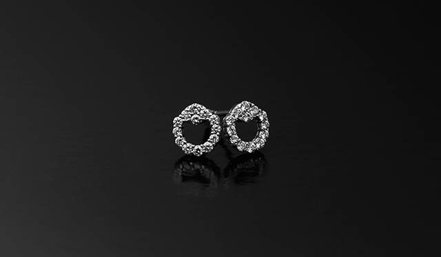 Earrings ¥344,520 (Gucci / Gucci Japan)