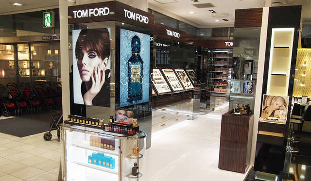 トム フォード ビューティ「伊勢丹 新宿本店」Tel. 03-3355-8822（カウンター直通）